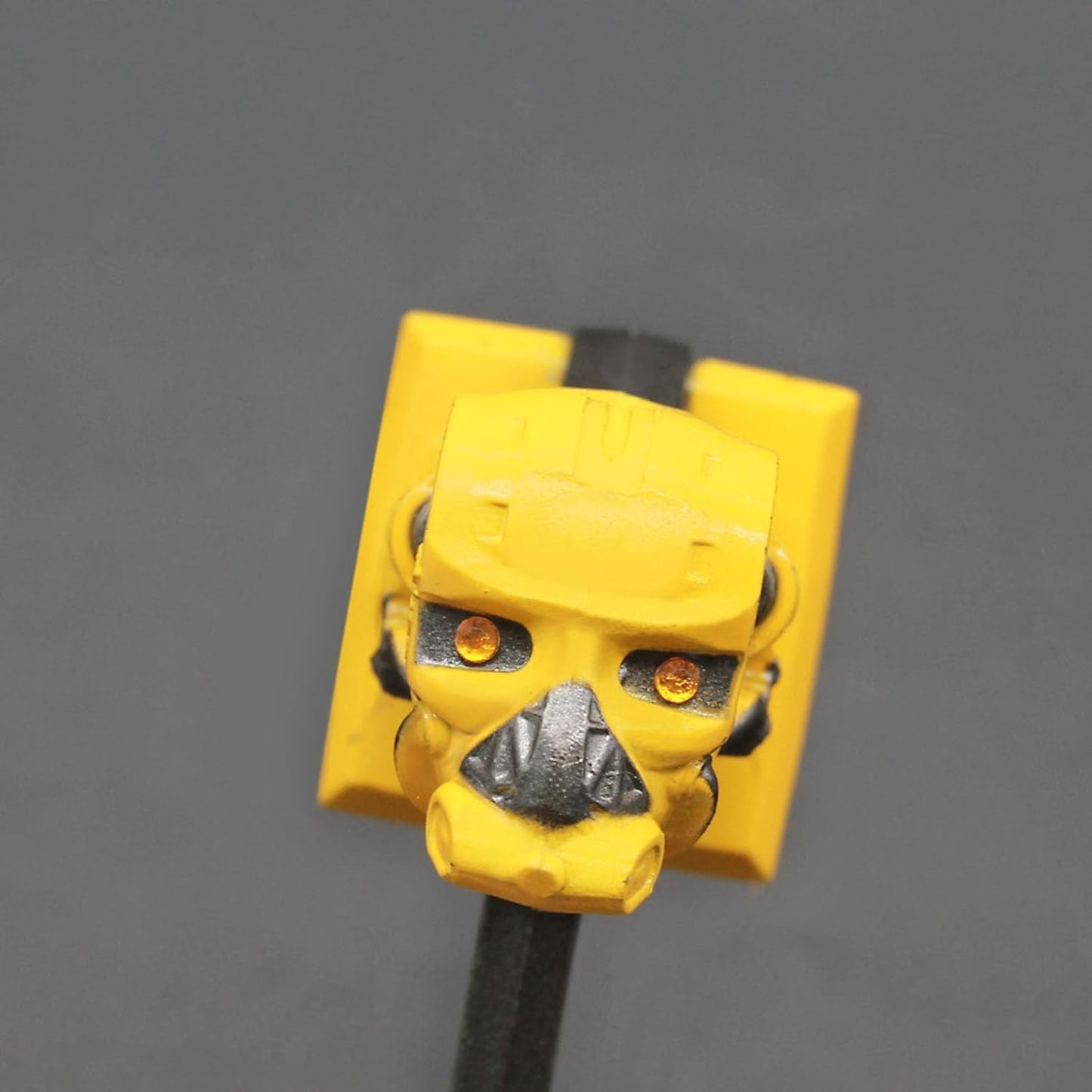 8.7 inches Caustic Heirloom Death Metal Hammer Skeleton Model Collection Desk Decoration Yellow