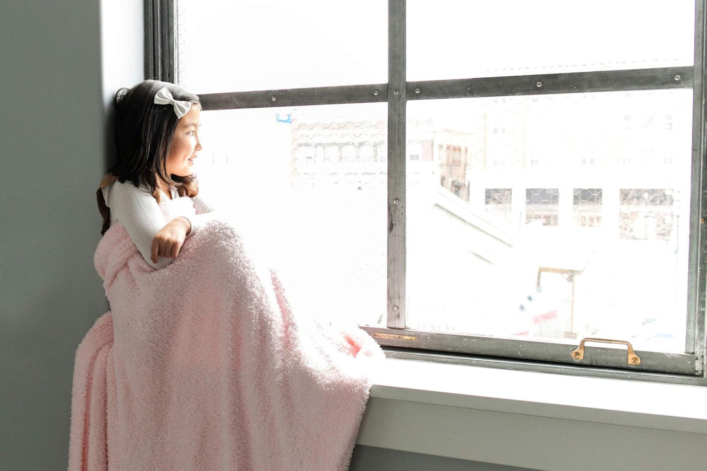 SARANONI Bamboni Luxury Baby Blanket | Plush Blanket for Infant Boys & Girls | Receiving Blanket 30” x 40” | Light Pink