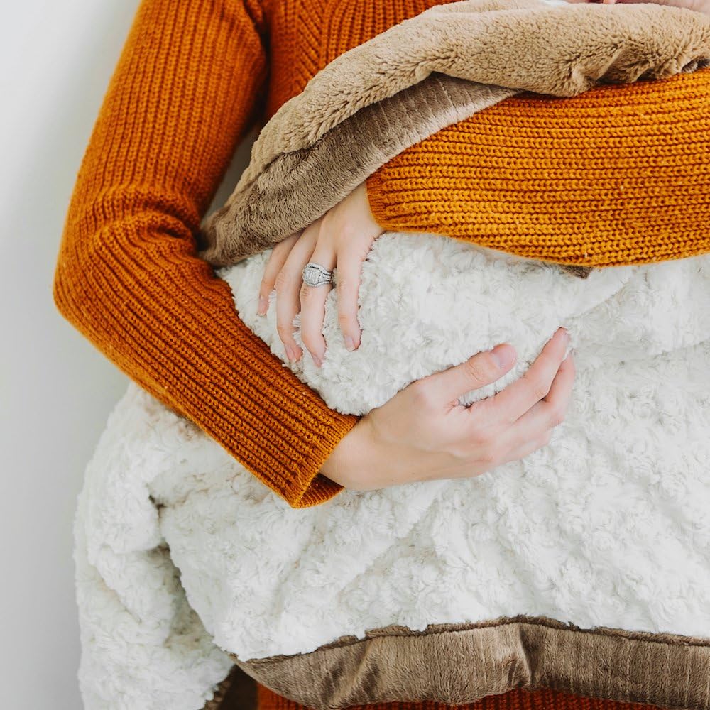 SARANONI Super Soft Boutique Quality Swirl Lush Luxury Baby Blanket (Ivory Swirl Gingersnap, Receiving 30" x 40”)