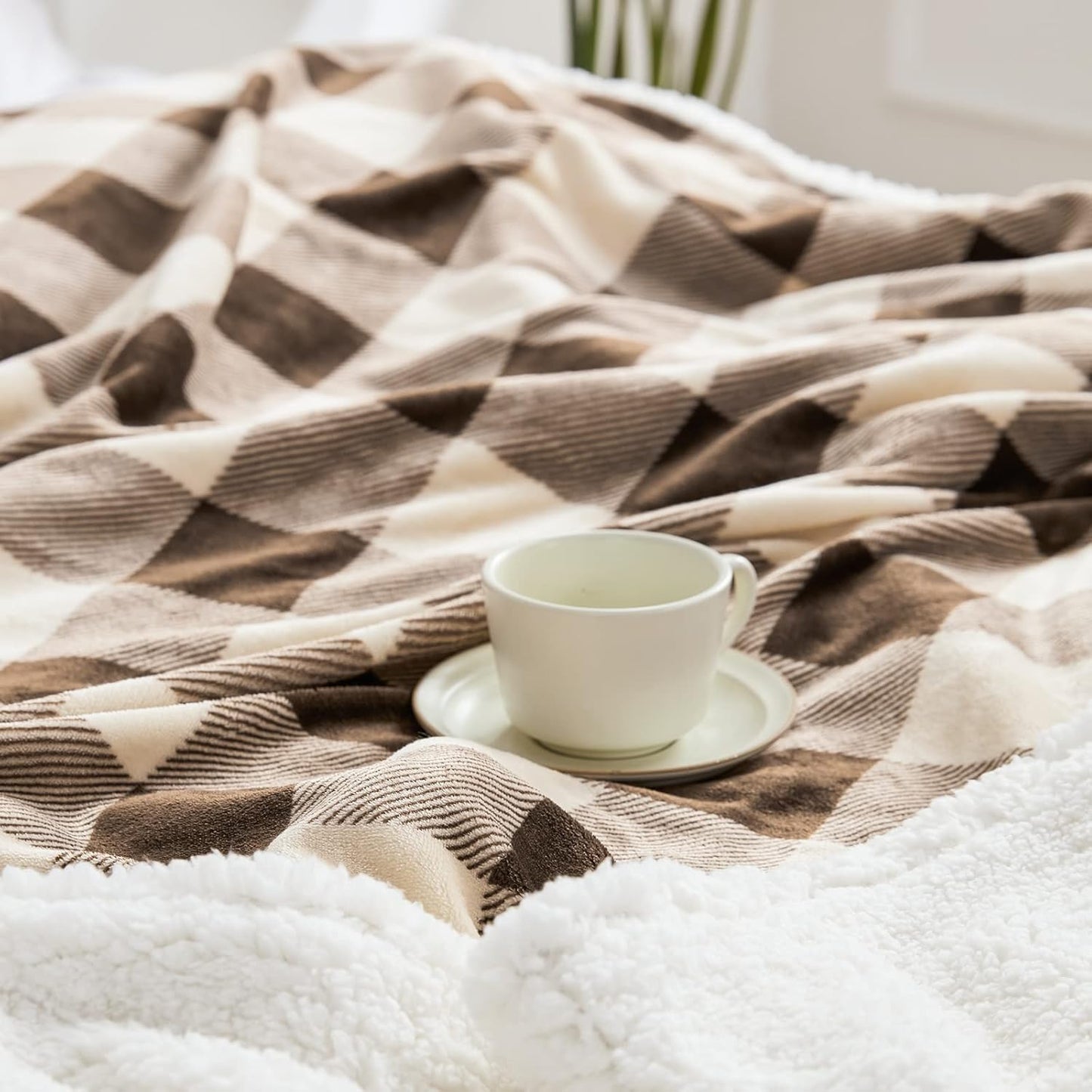 Touchat Sherpa Buffalo Plaid Christmas Twin Blanket 60" X 70", Fuzzy Fluffy Soft Cozy Throw Blanket, Fleece Flannel Plush Microfiber Blanket for Couch Bed Sofa(Brown)
