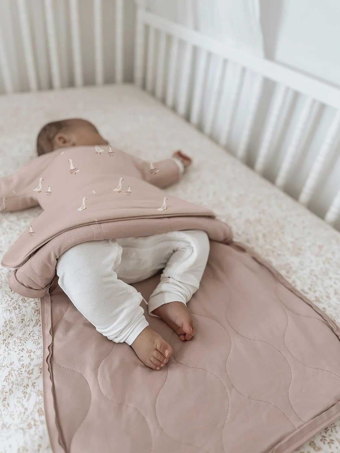 GUNAMUNA Long-Sleeve Transitional Swaddle Sleep Bag 1.0 TOG – Soothes Infants 3-6 Months, Easy Diaper Changes with WONDERZiP