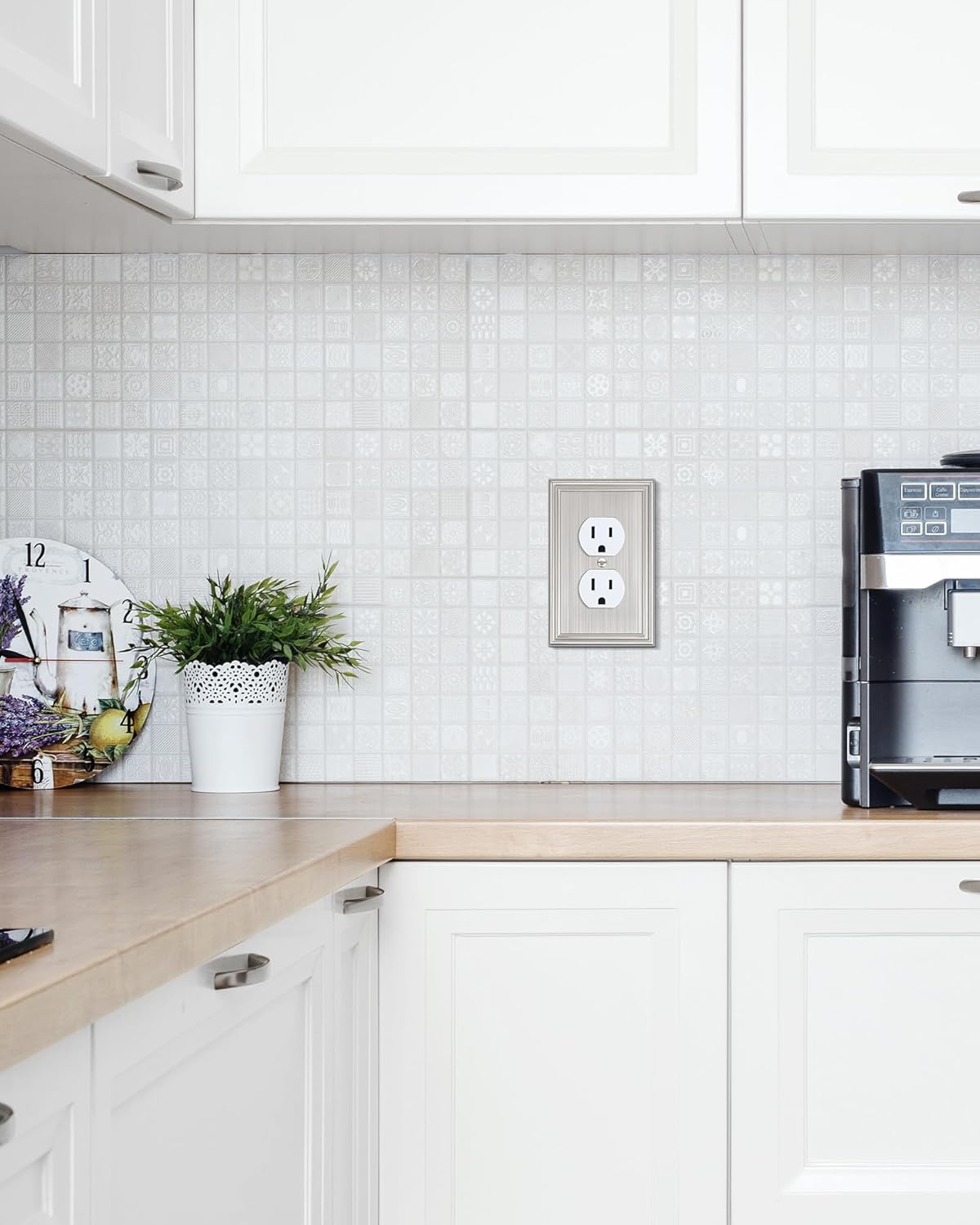 2-Pack Single Duplex Outlet Cover Plate, Decorative Brushed Nickel Switch Plates and Outlet Covers, Metal Wall Plates for Electrical Outlets, 1 Gang Receptacle Cover, Corrosion Resistant