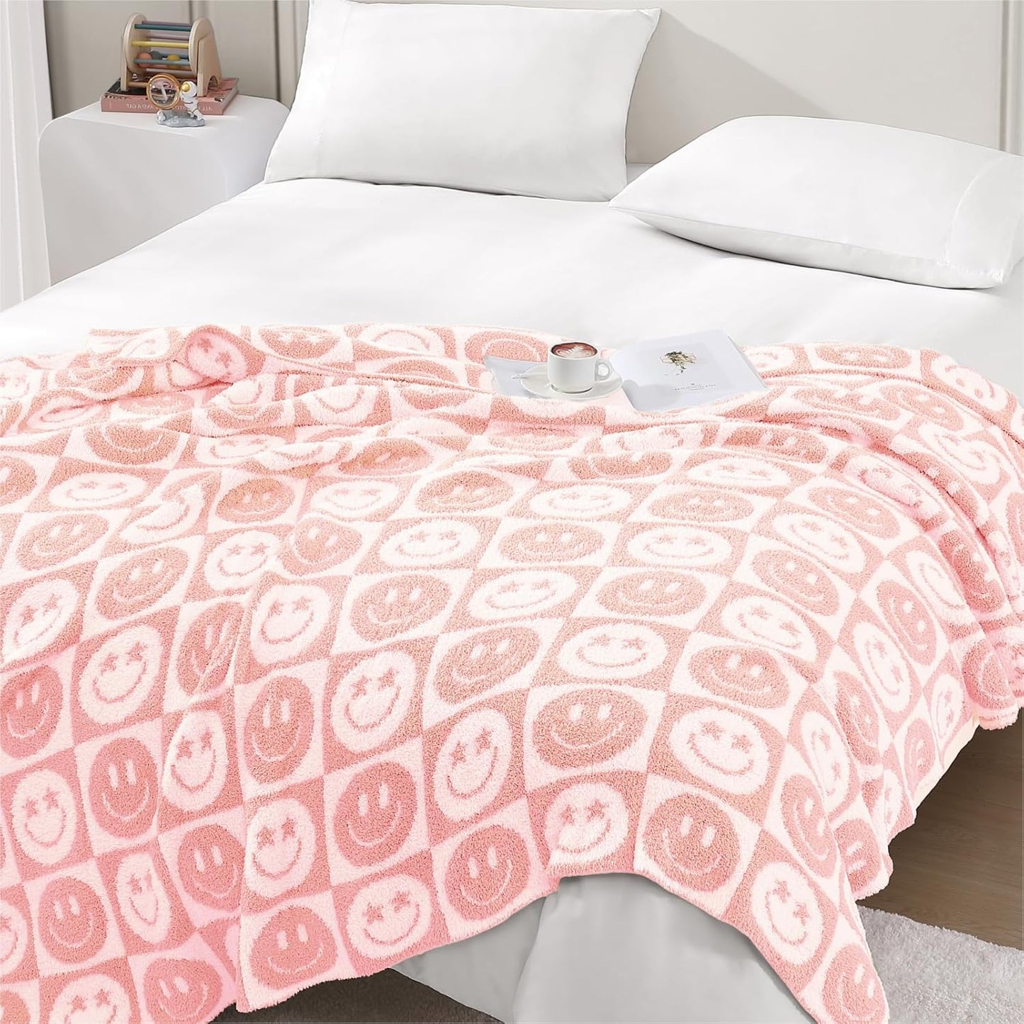 WRENSONGE Checkered Throw Blanket Blossom Smiling Face Soft Cozy Fluffy Warm Hand Made Throw Blankets for Couch, Sofa, Chair, Bed, Camping, Picnic, Travel Lightweight Bed Blanket - 50"*60"