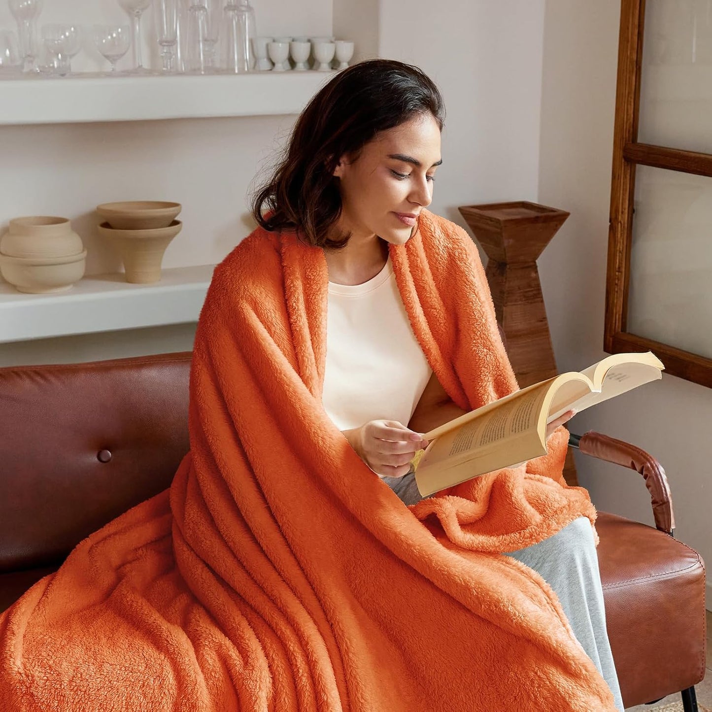 Exclusivo Mezcla King Size Flannel Fleece Blanket, Super Soft Velvet Plush Bed Blanket, Fuzzy Cozy and Warm for All Seasons, 90x104 Inches, Burnt Orange