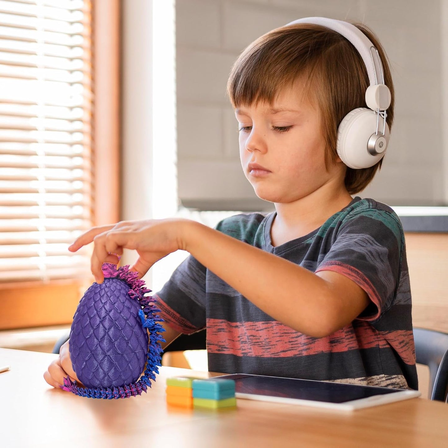 Dragon Egg-3D dragon eggs with dragon inside with Flexible Pearly Sheen Dragon Inside, 3D Printed Surprise Gift, Articulated Dragon Egg Fidget Toy, Dragon Figurine Decor